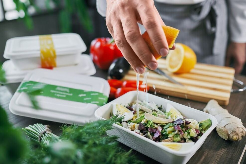 Una nutrición adecuada es la clave para la salud y la buena potencia de los hombres.